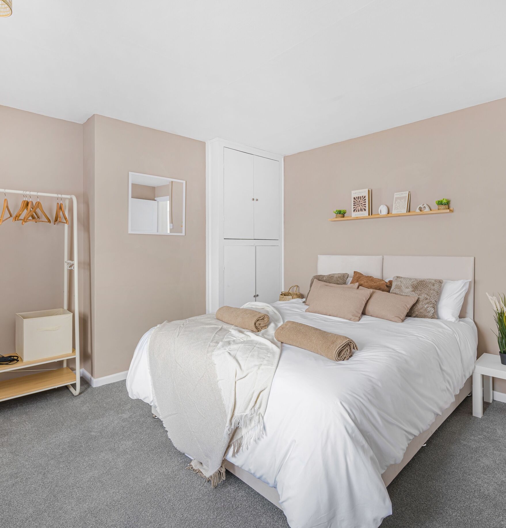 4 bedrooms, iron/ironing board, travel cot, free WiFi