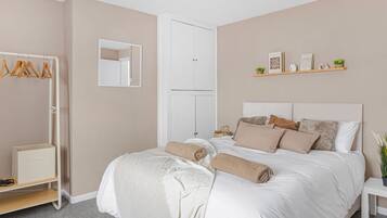 4 bedrooms, iron/ironing board, travel cot, free WiFi
