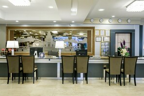 Reception - Korat Hotel (Nakhon Ratchasima)