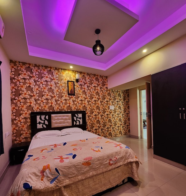 Free WiFi, bed sheets - Aadams Suites (Bengaluru)