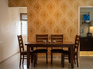 In-room dining - Aadams Suites (Bengaluru)