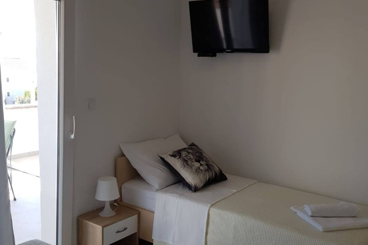 公寓 (One-Bedroom Sea View Apartment) | 客厅 | 32-英寸纯平电视（配备有线频道）