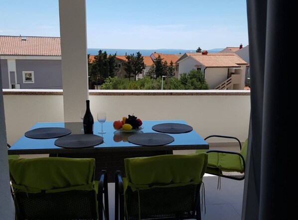 Apartamento (Two-Bedroom Apartment With Sea View) | Vista do quarto