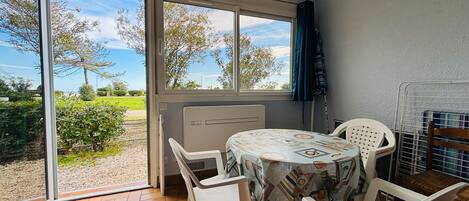 تناول الطعام