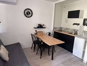 Dining - Studio for 4 people in Port Camargue (Port Camargue)