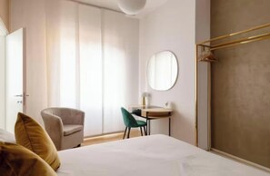 3 bedrooms, in-room safe, desk, iron/ironing board