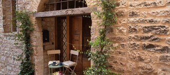 Charming brick and stone loft in a 17th-century chapel in the historic center