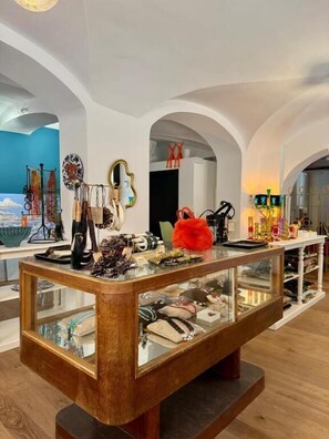 Designer store - Hotel Divino by Fimedhotels (Figueres)