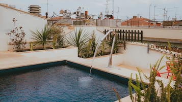 Piscine extérieure (ouverte en saison)