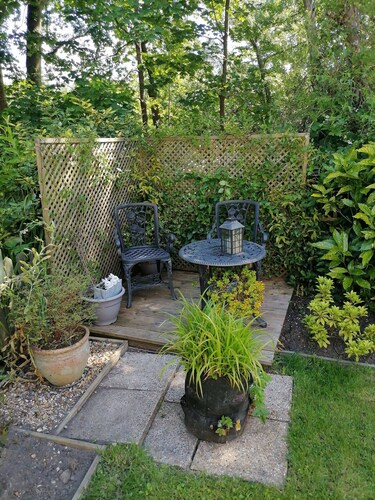 Elmvale - 2 bedrooms with decking sleeps 4