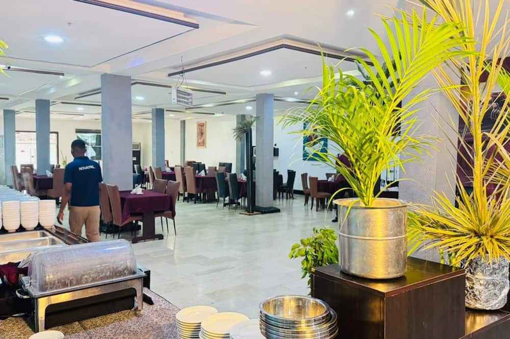 Novatel Hotel