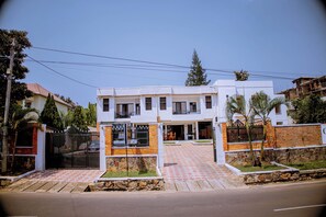 숙박 시설 정면