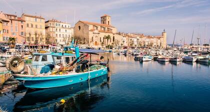 Free parking 3 min walk away, Air conditioning, Laundry, Fibre, near Rousset and domaines