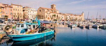 Free parking 3 min walk away, Air conditioning, Laundry, Fibre, near Rousset and domaines