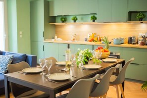 Dining - Free parking 3 min walk away, Air conditioning, Laundry, Fibre, near Rousset and domaines (Trets)