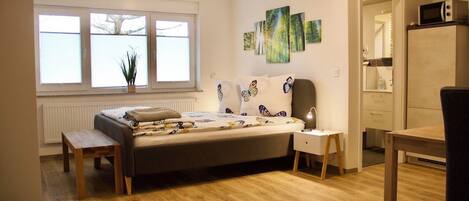 1 bedroom, iron/ironing board, WiFi, bed sheets