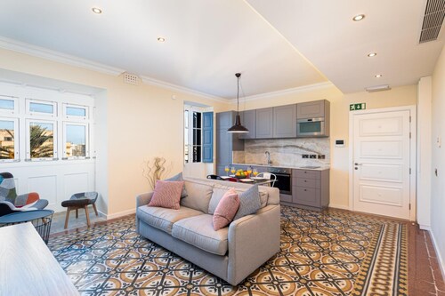 Luxury 2BR Valletta Apartment - Square Sea View