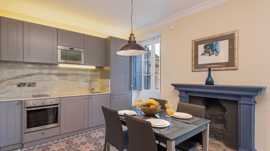 Boutique Style 1BR Apartment- Square Sea View