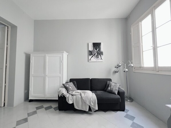 1 bedroom - Spacious 1BR Apartment on Charming Street (Valletta)