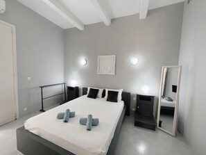 House | 1 bedroom - Spacious 1BR Apartment on Charming Street (Valletta)