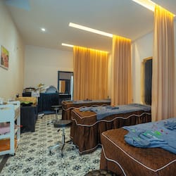 Sauna, hot tub, steam room, hot springs, body treatments, mud baths