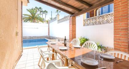 Del Pi in Blanes With 4 Bedrooms and 3 Bathrooms