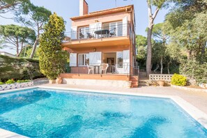 3 bedrooms