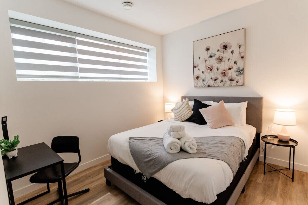 3 bedrooms, desk, travel cot, WiFi