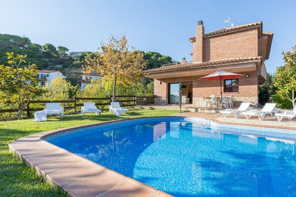 Villa | 4 bedrooms - Llevant 2 in Lloret de Mar (Lloret de Mar)
