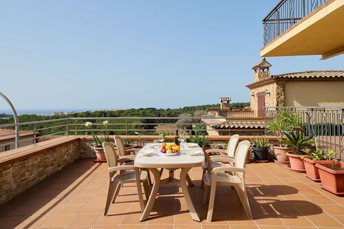 Marina in Blanes With 6 Bedrooms and 4 Bathrooms