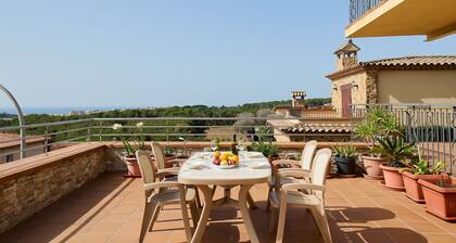 Marina in Blanes With 6 Bedrooms and 4 Bathrooms