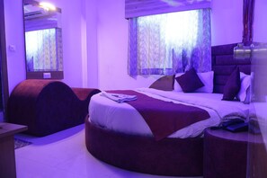 Luxury Room, City View | Egyptian cotton sheets, premium bedding, memory-foam beds, desk - HOTEL SAVERA (Ahmedabad)
