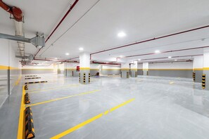 Free parking nearby - Rhenium Hotel (Riyadh)