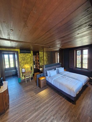 Deluxe Double Room, Mountain View | Hypo-allergenic bedding, minibar, individually decorated - Ecoresort Portobali (Felgueiras)