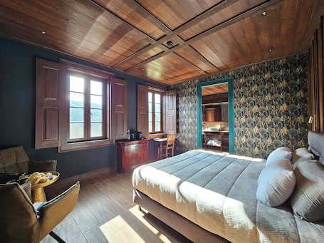 Deluxe Double Room, Mountain View | Hypo-allergenic bedding, minibar, individually decorated