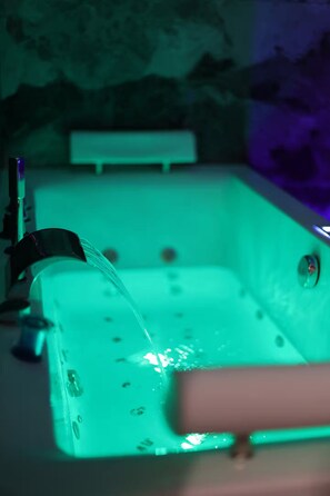 Miscellaneous - Appart with Sauna, Jacuzzi, Aromatherapy, 🔥🔥 (Strasbourg)