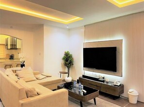 Luxury Apartment, Balcony, City View | Living area