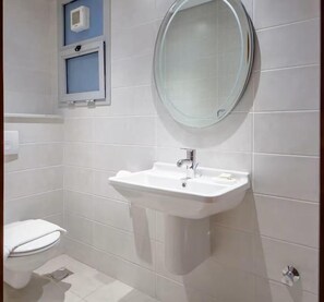 Classic Apartment, 2 Bedrooms, City View | Bathroom | Shower, free toiletries, towels, soap