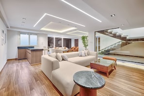 Elite Villa | Living area | Netflix, streaming services