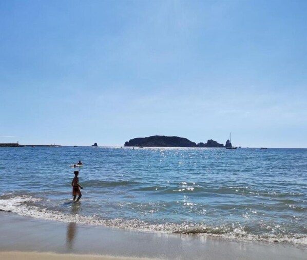 Beach nearby, windsurfing