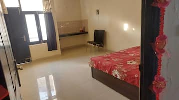 1 bedroom, bed sheets