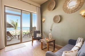 In-room safe, desk, laptop workspace, free WiFi - Clove Island Essence & Spa Boutique (Matemwe)