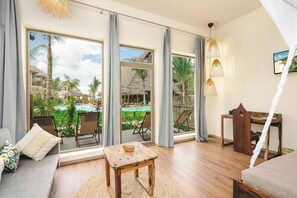 Exclusive Studio Suite | In-room safe, desk, laptop workspace, free WiFi - Clove Island Essence & Spa Boutique (Matemwe)