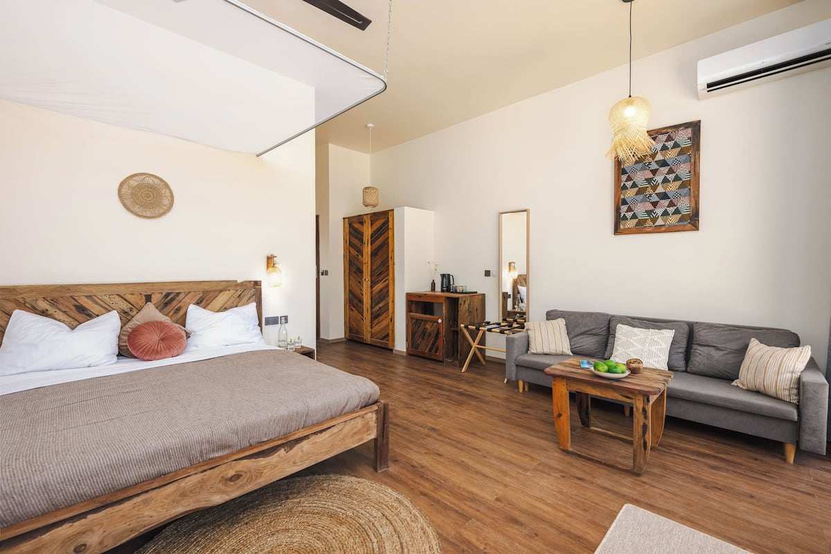 1 bedroom, in-room safe, desk, laptop workspace