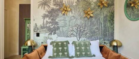 Bureau, fer et planche Ă repasser, Wi-Fi gratuit, draps fournis