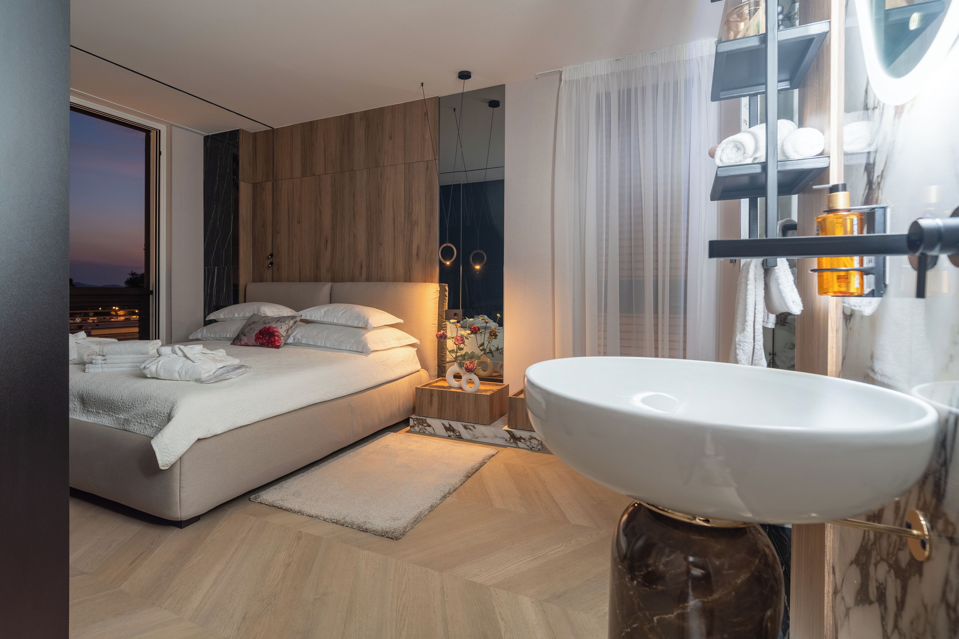 Habitación Deluxe doble, vistas al mar | Caja fuerte, decoración individual, mobiliario individual