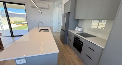 Zion on Yorkes-2 bedroom downstairs unit - Off peak special!