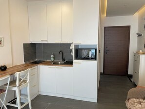 Apartment, 1 Bedroom, Smoking, Balcony | Interior