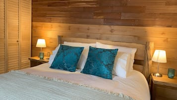 Deluxe Double Room, Hill View | 1 bedroom, free WiFi