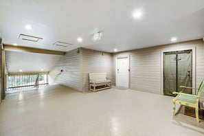 Condo, 3 Bedrooms | Interior
